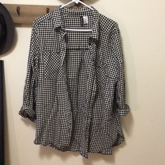 Tops - Checkered button up